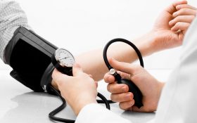 فشار خون بالا چیست؟ علائم و راه های پیشگیری آن را بخوانید