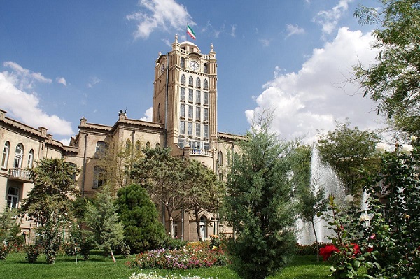 میدان شهرداری یا ساعت تبریز