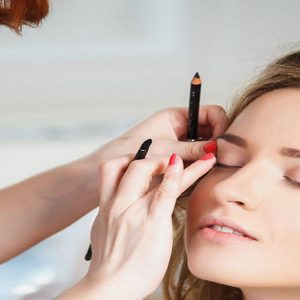 آرایش پلک های افتاده
