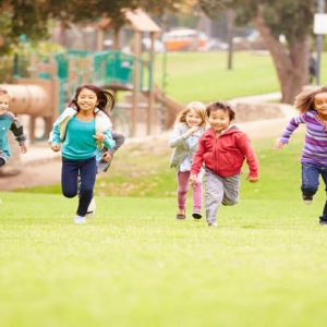اهمیت بازی در فضای باز برای کودکان
