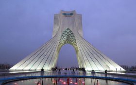 جاذبه های برج آزادی تهران
